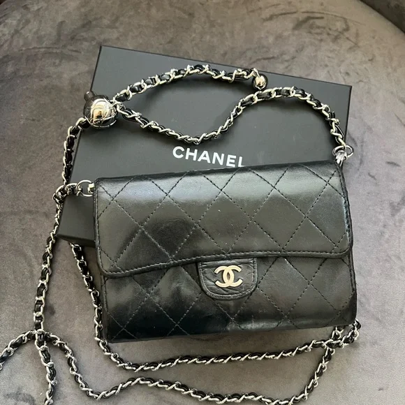 Reserved-CHANEL Matelasse gusseted flap wallet - Picture 3 of 17